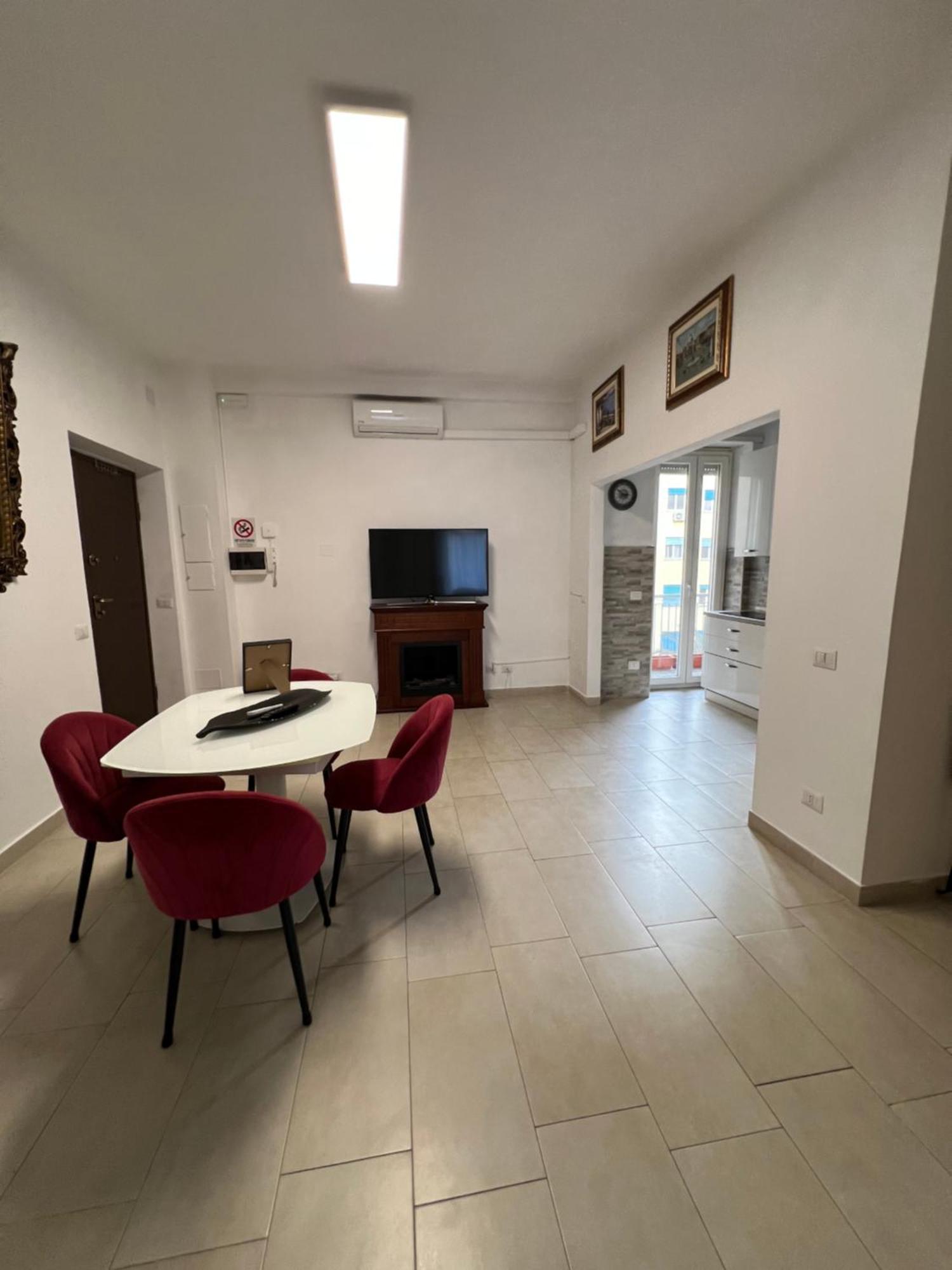 Dandon Apartment Rom